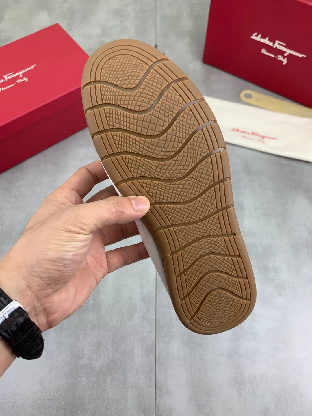 Men's shoes 💰P480 New model [Ferragamo/Ferragamo] Latest model Original imported calfskin, imported pigskin lining + original luxury metal buckle + original rubber outsole Soft and comfortable Size number: 38-44